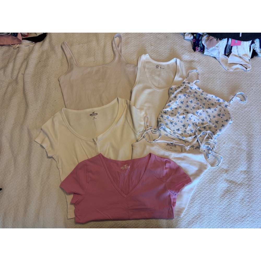 Hollister & Assorted Tops Bundle Ribbed Tanks Floral Cami V-Neck Tee Lot of 6 M